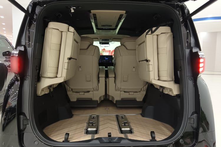 Used Toyota Alphard 2024 Dual-Engine 2.5L Deluxe Edition