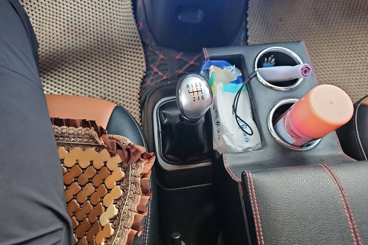 Used JAC Refine 2012 1.9T Shuttle Diesel Comfort Version HFC4DB1-2C
