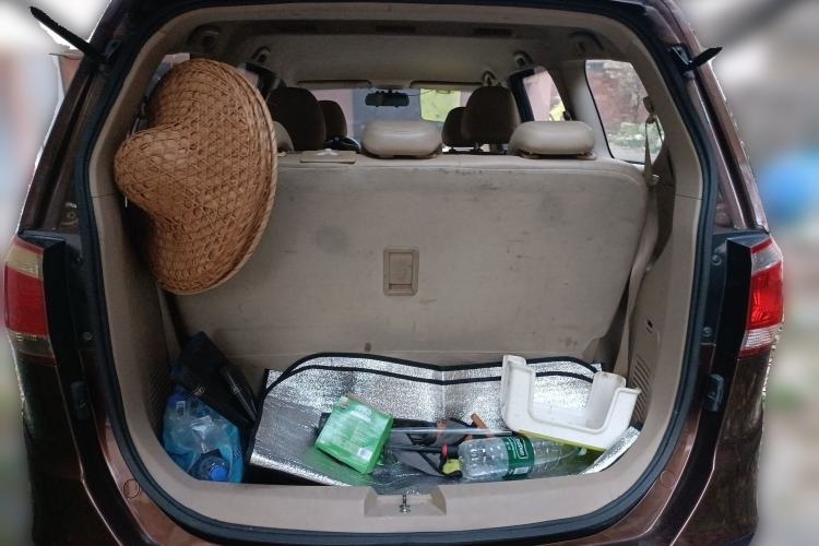 Used Baojun 730 2014 1.5L manual Comfort ESP version 7 seats Trunk