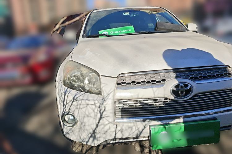 Used Toyota RAV4 2012 Luxurious 2.4L Automatic 4x4 with Stylish Features
