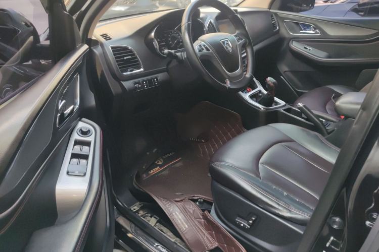 Used Baojun 560 2015 1.8L manual luxury version