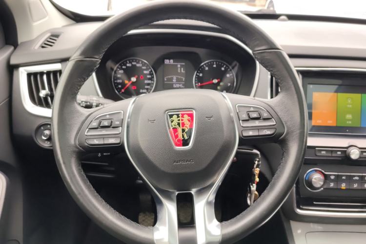 Used Roewe RX5 2018 20T Two-Wheel Drive Manual Flagship Edition
