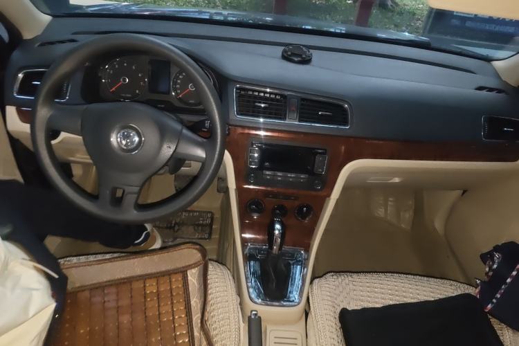 Used Volkswagen Lavida 2013 1.4TSI DSG Comfort Edition Center Console