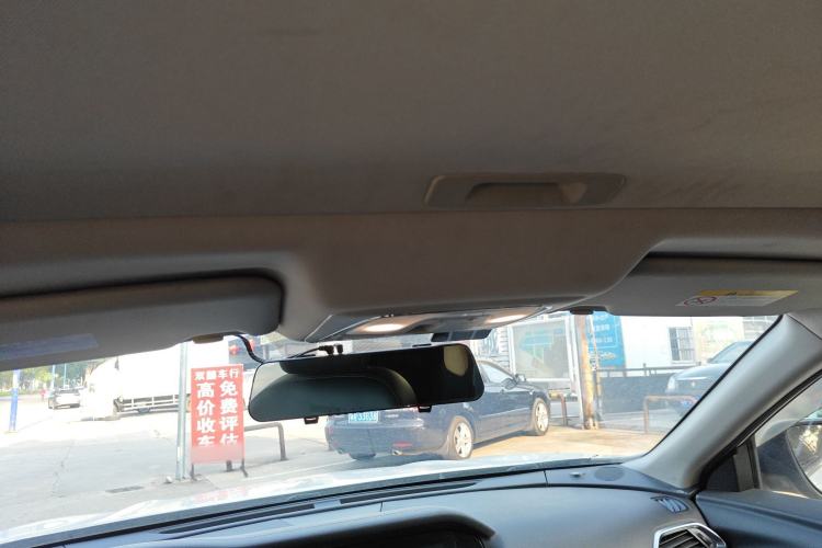 Used Venucia T90 2018 2.0L CVT Smart Connect Luxury Edition China V Standard