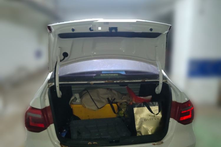 Used Volkswagen Jetta 2015 Zhuihui Edition 1.6L Manual Comfort Model Trunk