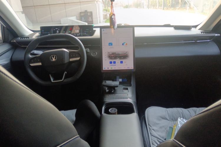 Used CHANGAN Eado 2024 1.5T GDI Automatic Prestige Edition Center Console