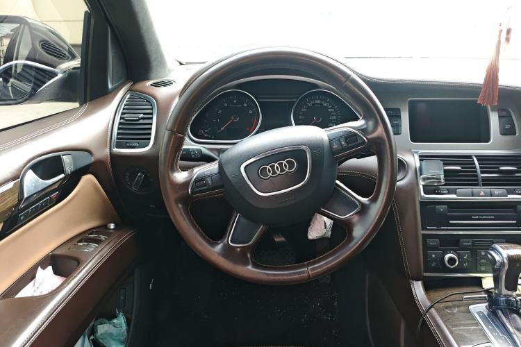 Used Audi Q7 2012 3.0 TFSI Comfort Model (200kW) Steering Wheel