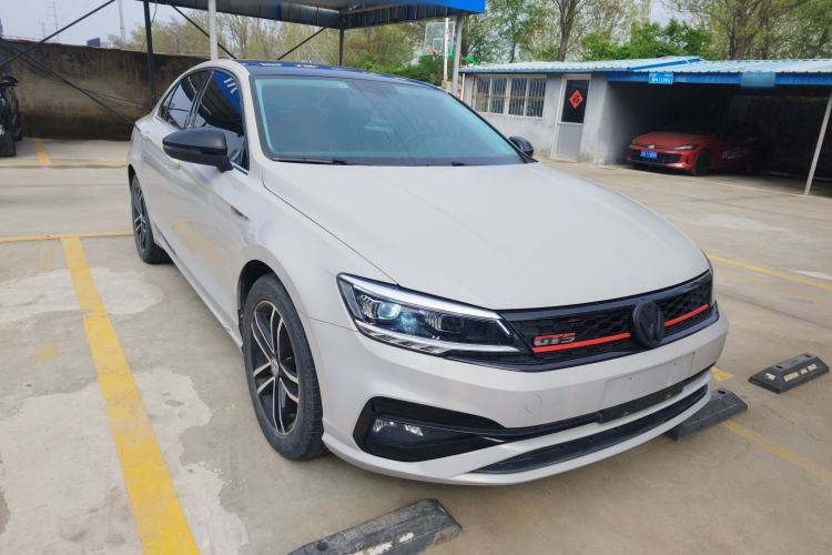 Used Volkswagen Lamando 2021 280TSI DSG Comfort Edition Front Right 45 Deg