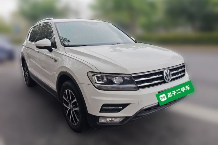 Used Volkswagen Tiguan L 2017 330TSI Automatic Two-Wheel Drive Flagship Edition Front Right 45 Deg