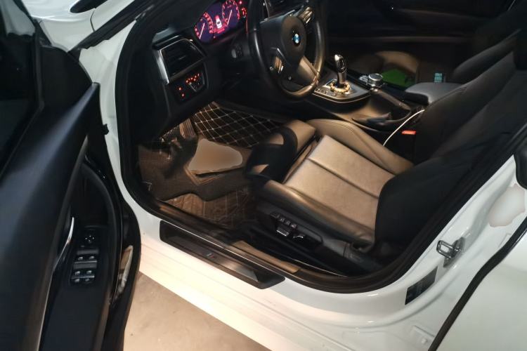 Used BMW 3 Series GT 2019 320i M Sport Package Driver Seat