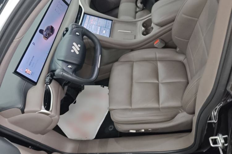 Used IM L6 2025 Ultra Model
