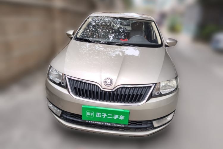 Used Skoda Rapid 2015 1.6L Automatic Smart Selection Model