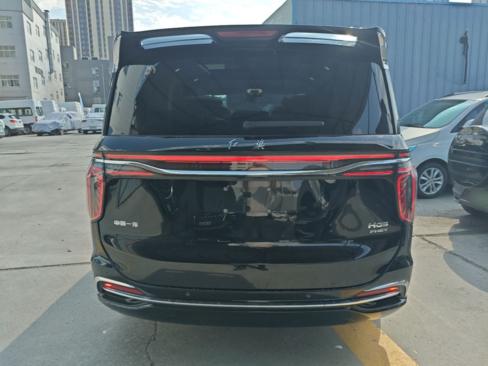 Hongqi HQ9 PHEV 2024 2.0T Four-Wheel Drive Business Edition — снимка 5