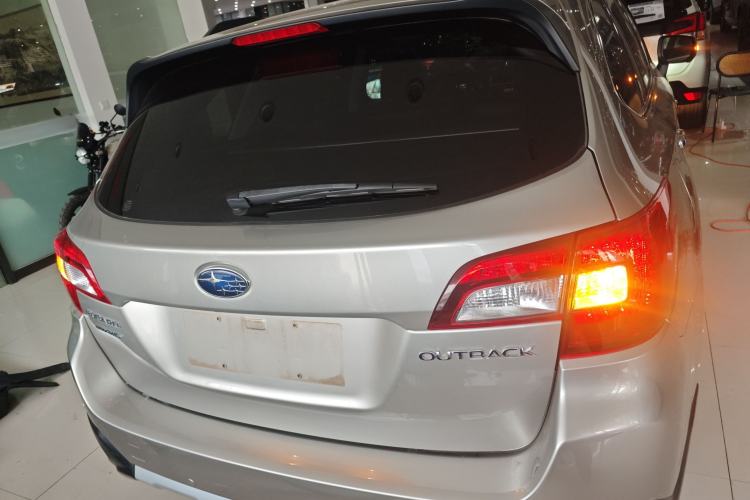 Used Subaru Outback 2018 2.5i Sport Navigation Edition with EyeSight Rear