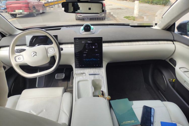 Used Nio ET7 2022 100 kWh Center Console