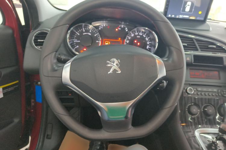 Used Peugeot 3008 2015 1.6THP Automatic Classic Edition Steering Wheel