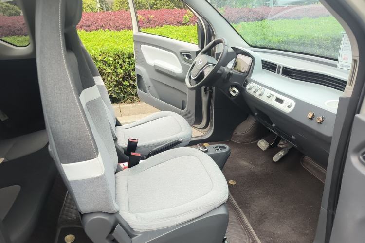 Used Wuling Hongguang MINIEV 2022 Macaron Premium Model – Lithium Iron Phosphate Interior 3