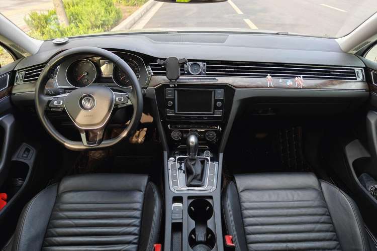 Used Volkswagen Magotan 2018 Facelift 330TSI DSG Luxury Model
