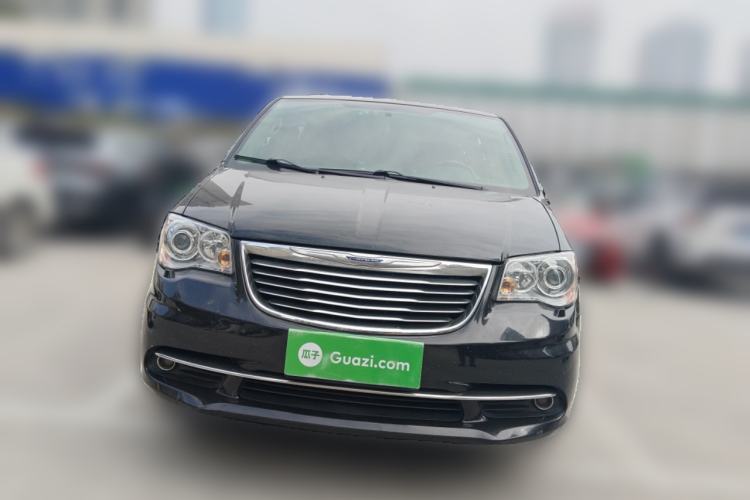 Used Chrysler Grand Voyager 2013 3.6L Luxury Edition Front