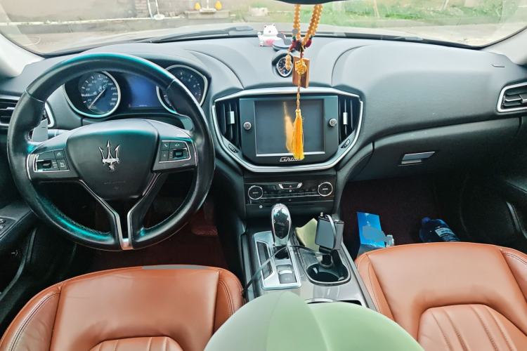 Used Maserati Ghibli 2014 3.0T Standard Edition Center Console