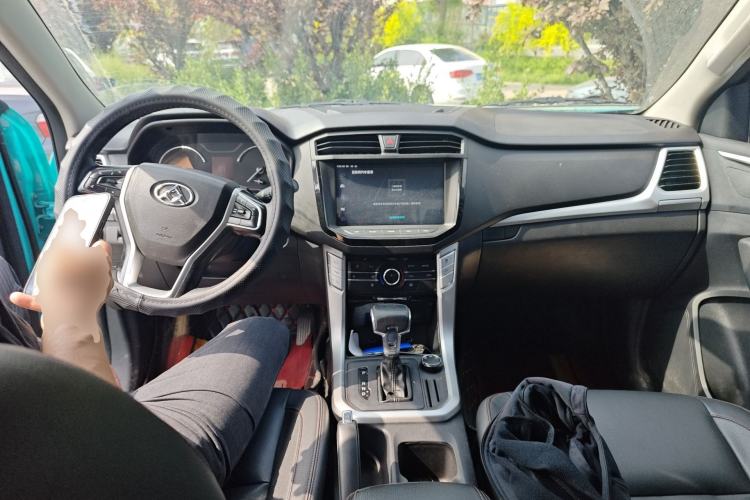 Used SAIC MAXUS T60 2017 2.0T Gasoline Automatic 4x4 High-Profile Luxury Standard Cab
