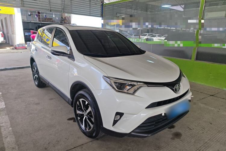 Used Toyota RAV4 2016 2.0L CVT Two-Wheel Drive Fashion Edition China V Standard
