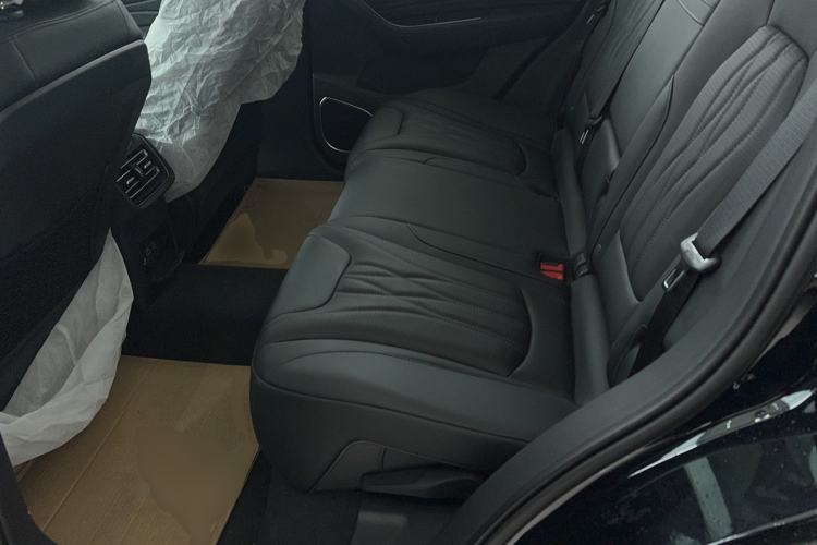 Used Hongqi HS5 2025 2.0T Two-Wheel Drive 600 000-Vehicle Commemorative Edition
