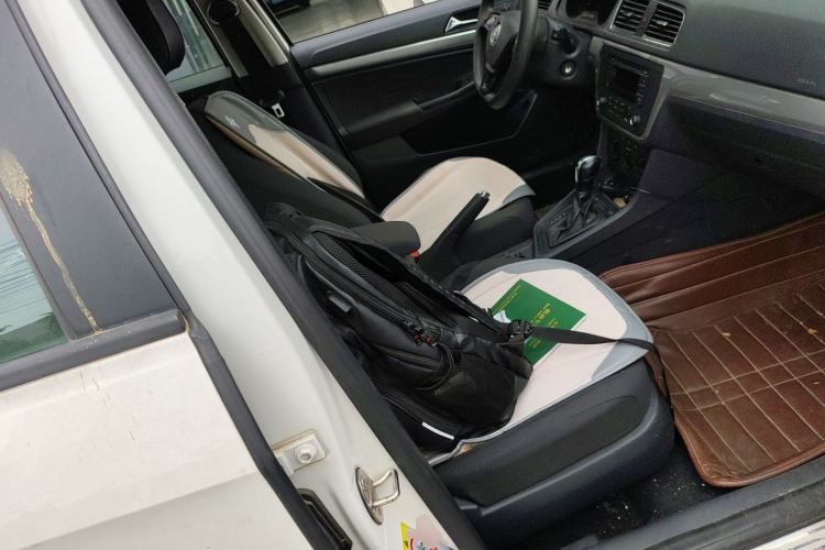 Used Volkswagen Lavida 2015 1.6L Automatic Fashion Edition Right Front Seat