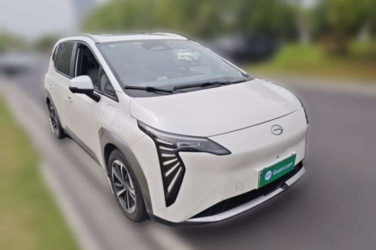 Used AION Y 2022 Plus 80 Smart Edition Front Right 45 Deg