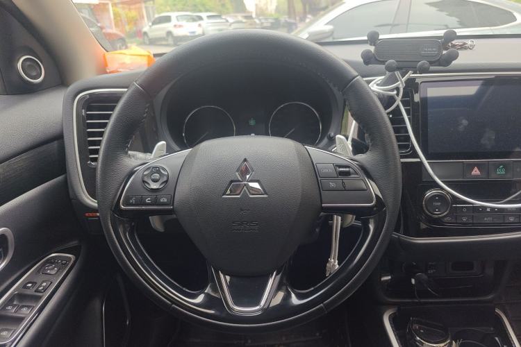 Used Mitsubishi Outlander 2020 2.4L 4x4 Zhi Xiang Edition 5 Seats