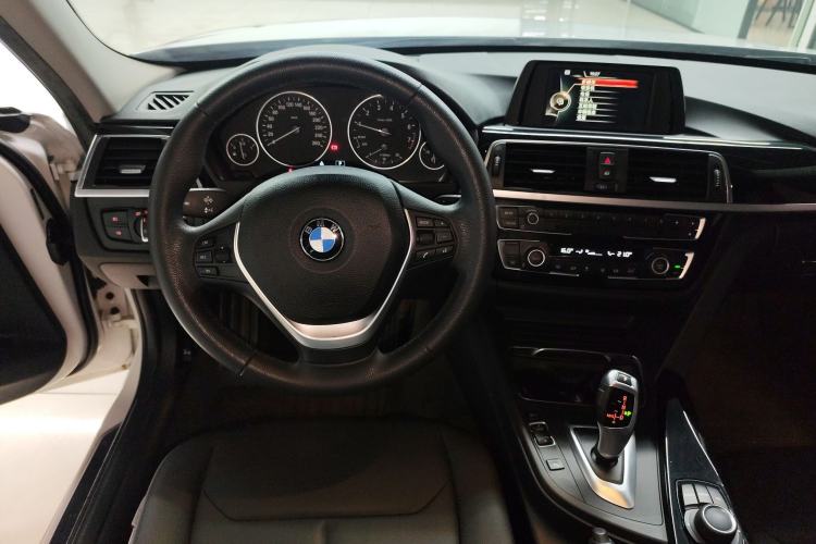 Used BMW 3 Series 2017 320Li Fashion Model Steering Wheel