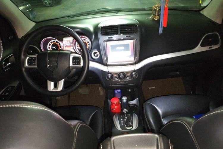 Used Dodge Journey 2013 2.4L Two-Wheel Drive Luxury Version