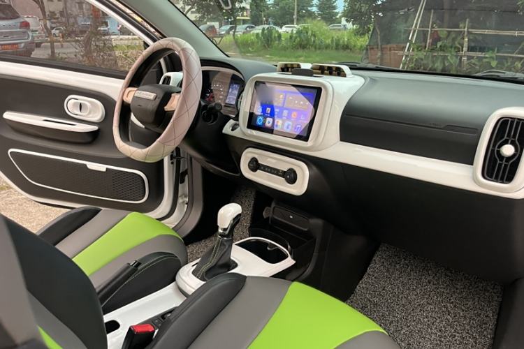 Used Roewe Clever 2021 302 km New Four-Seater Super-Efficient Version