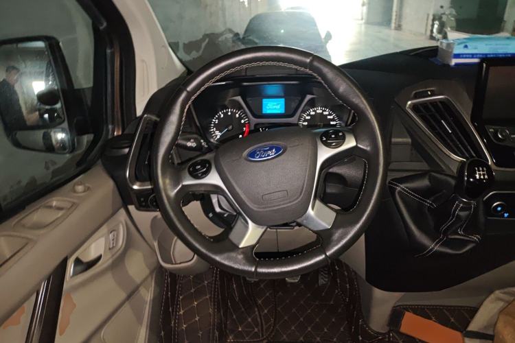 Used Ford Tourneo Custom 2016 2.0T Manual Elite Version Steering Wheel