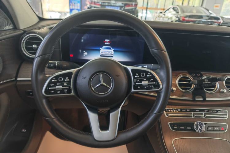 Used Mercedes-Benz E-Class 2020 Facelift E 260 L Interior 2