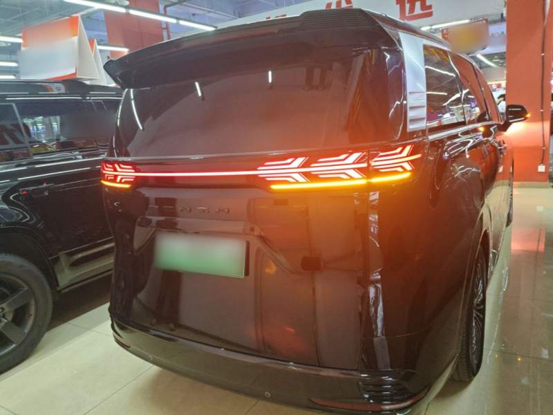 Used Denza D9 2024 DM-i 980 Four-Wheel Drive Prestige Model – Executive — 5