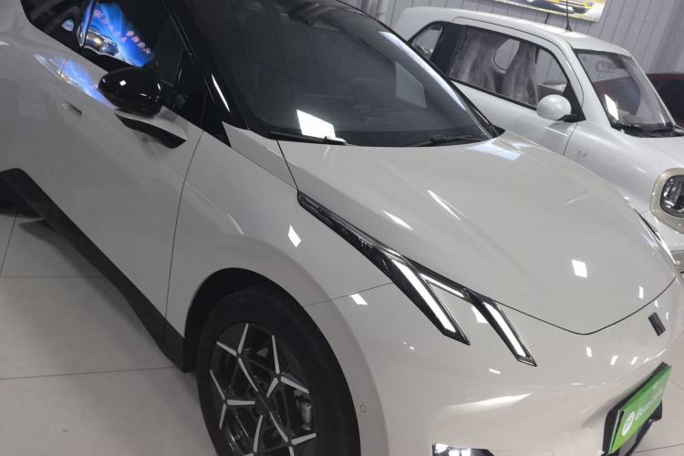 Used Lynk & Co Z20 2025 530 km Range Rear-Wheel Drive Pro Front Right 45 Deg