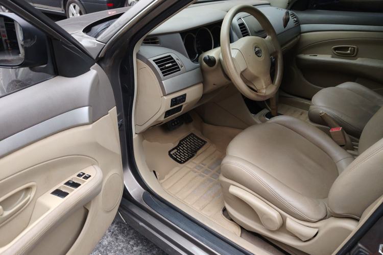 Used Nissan Sylphy 2012 Classic 1.6XE Automatic Comfort Edition Driver Seat