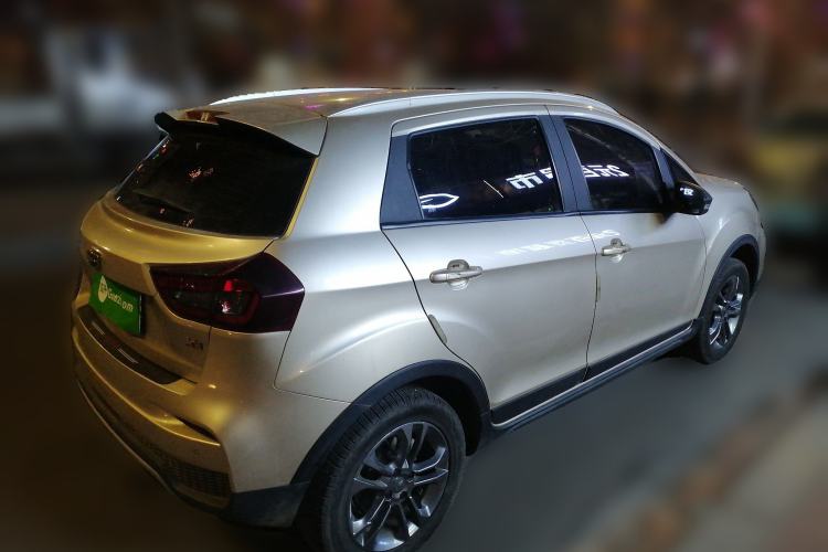 Used Geely Auto Vision X3 2019 Upgraded Model 1.5L Manual Elite Version
