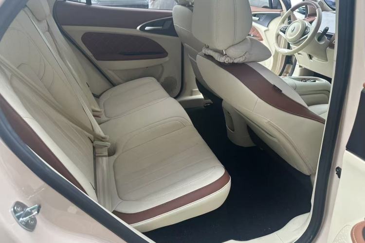 Used ORA Good Cat 2023 401 km Standard Range Premium Version Lithium Iron Phosphate Interior 9