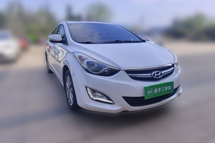 Used Hyundai Elantra (5th Generation / Langdong) 2015 1.6L Manual Leading Model Front Right 45 Deg