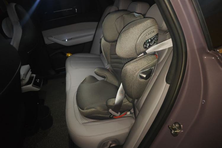 Used Nio EC6 2024 75 kWh Left Rear Seat