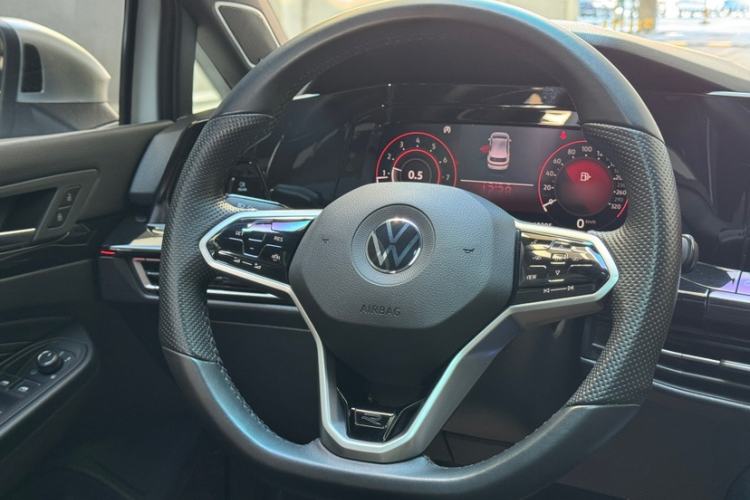 Used Volkswagen Golf 2023 280TSI DSG R-Line Lite Steering Wheel