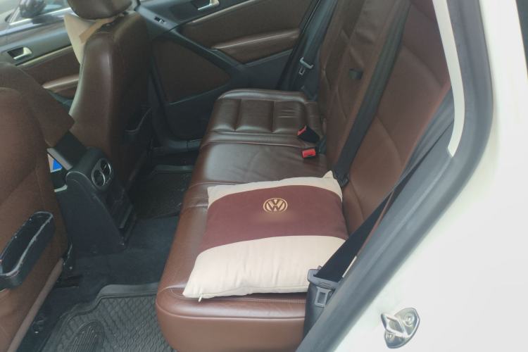 Used Volkswagen Tiguan 2015 2.0 TSI Automatic All-Wheel Drive Luxury Edition Left Rear Seat