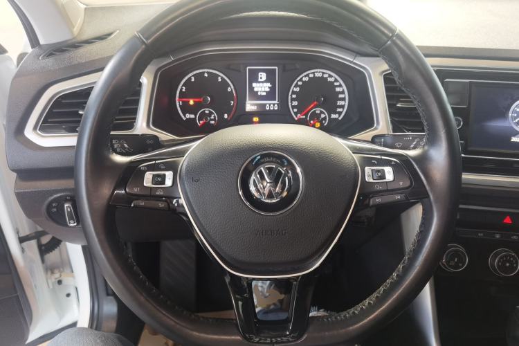 Used Volkswagen T-ROC 2019 230TSI DSG Two-Wheel-Drive Advanced Version China VI Standard Steering Wheel
