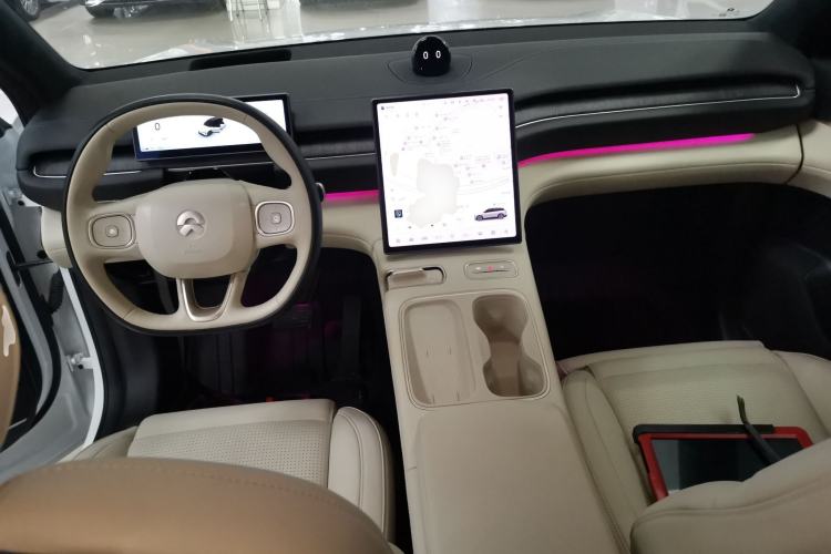 Used Nio ES6 2023 75 kWh Center Console