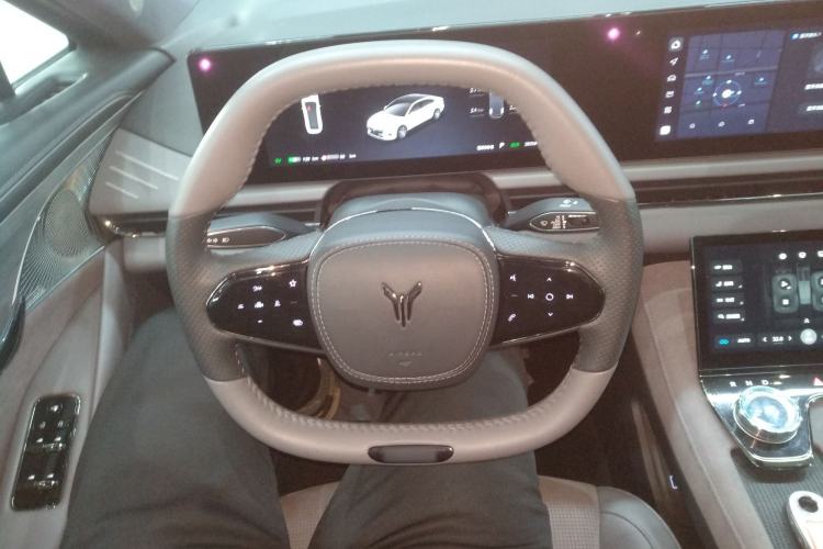 Used VOYAH PASSION 2024 PHEV Four-Wheel Drive Ultra-Long Range Flagship Model Steering Wheel