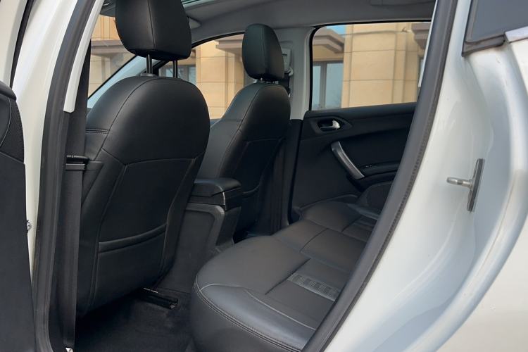 Used Peugeot 2008 2014 1.6L Automatic Navigation Edition
