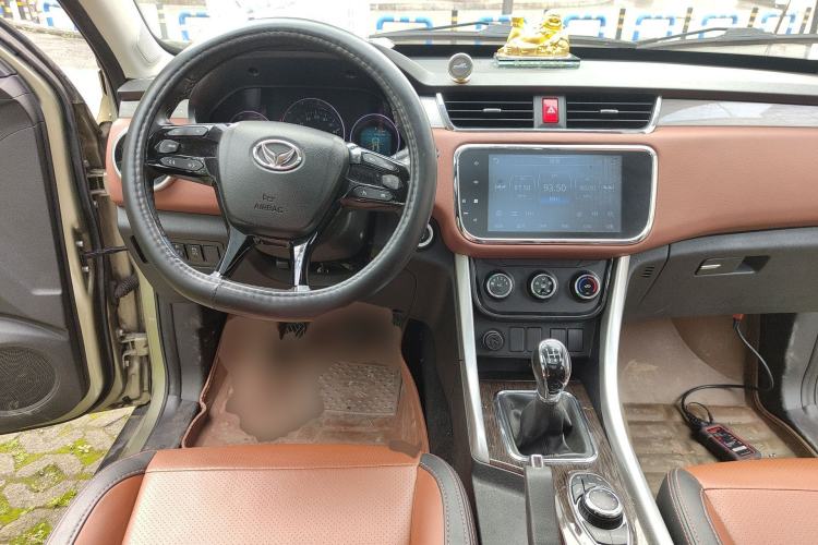 Used HYOSOW S3 2016 S3L 1.5L Manual Prestige Edition Center Console