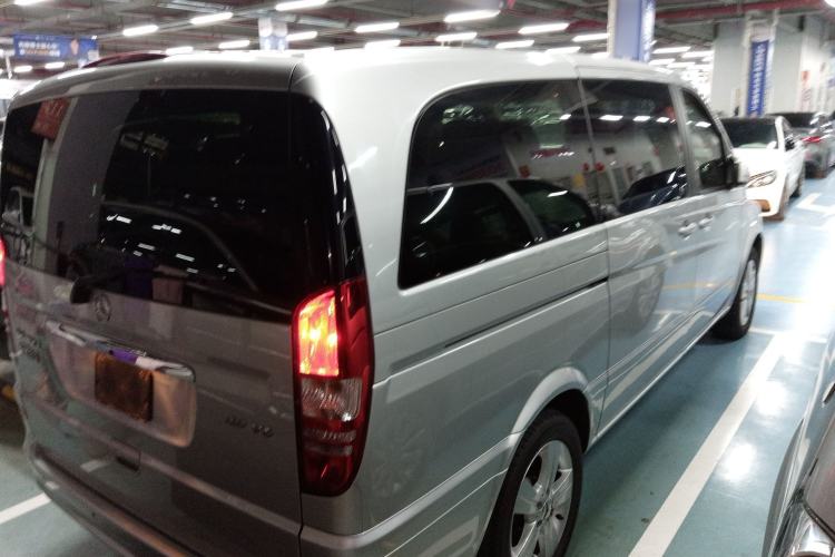 Used Mercedes-Benz Viano 2013 3.0L Comfort Edition Rear Right 45 Deg